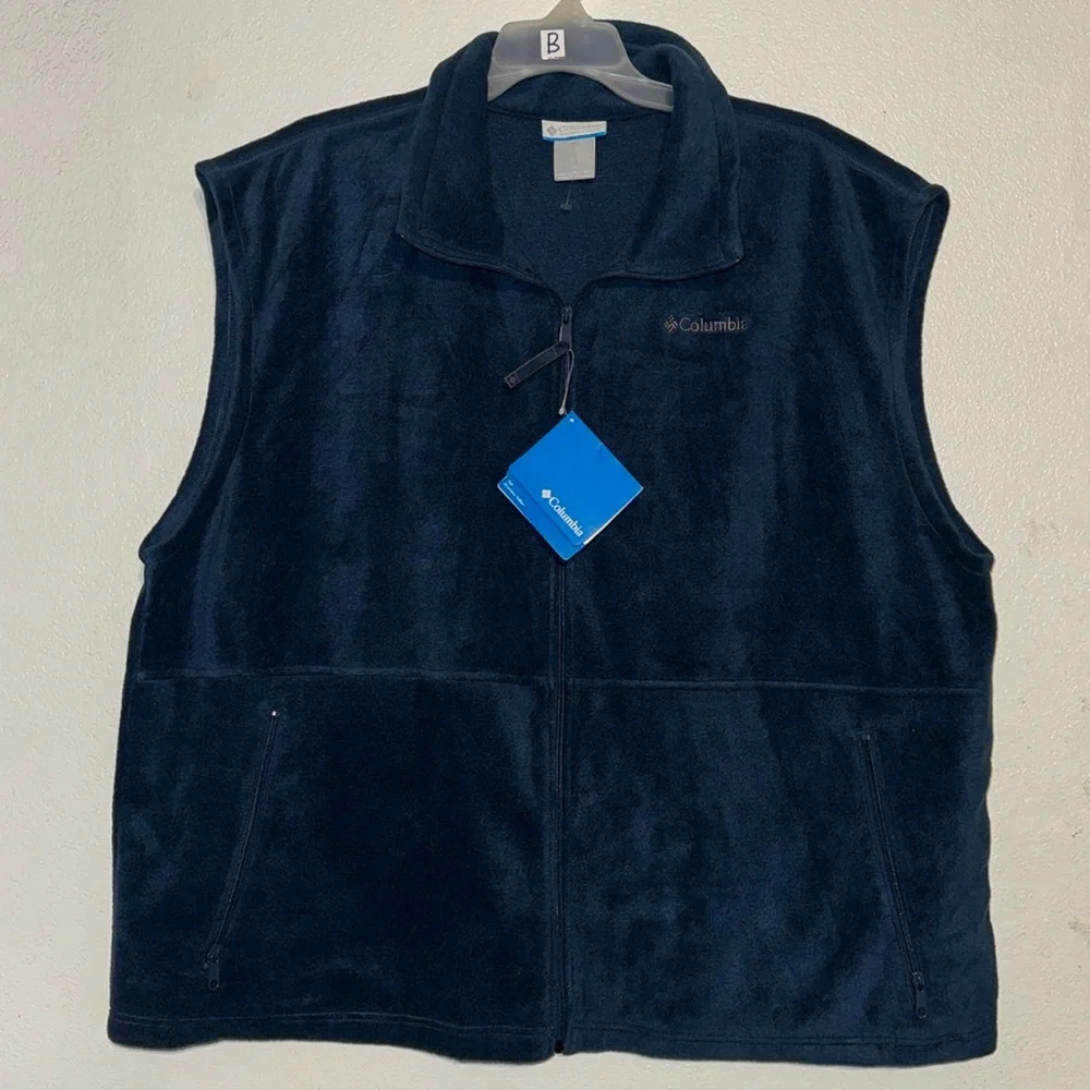New Columbia Men's Cathedral Peak Vest